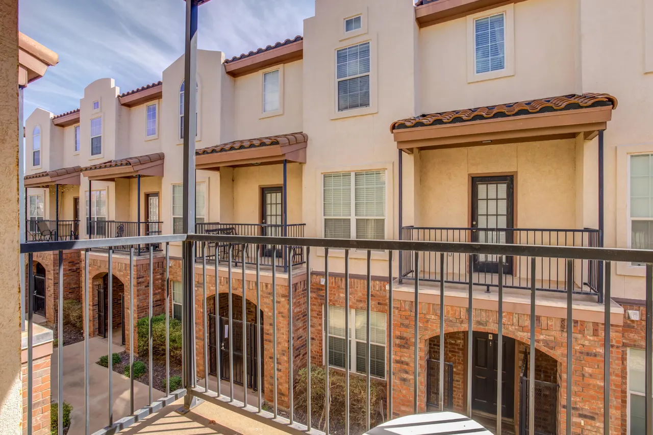 Photo 42 — 2111 Main Street 4, Lubbock, TX 79401