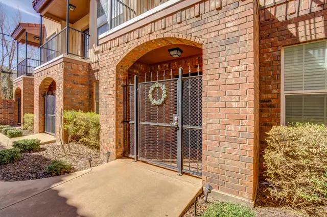 Photo 3 — 2111 Main Street 4, Lubbock, TX 79401