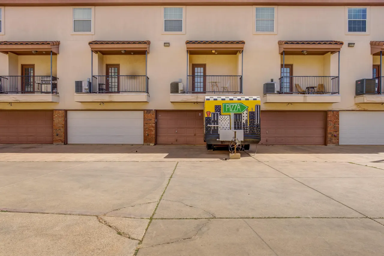 Photo 44 — 2111 Main Street 4, Lubbock, TX 79401