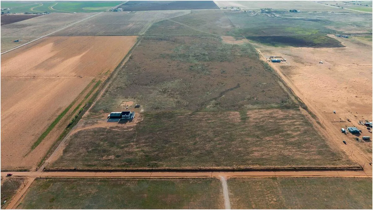 Photo 3 — 1759 Lovebird Road, Smyer, TX 79367