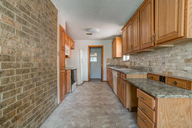 Photo 8 — 4404 58th Street, Lubbock, TX 79414