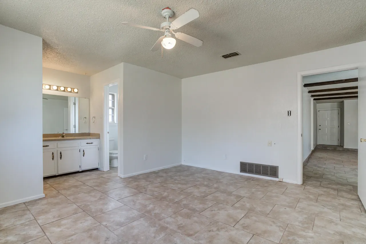 Photo 12 — 4404 58th Street, Lubbock, TX 79414