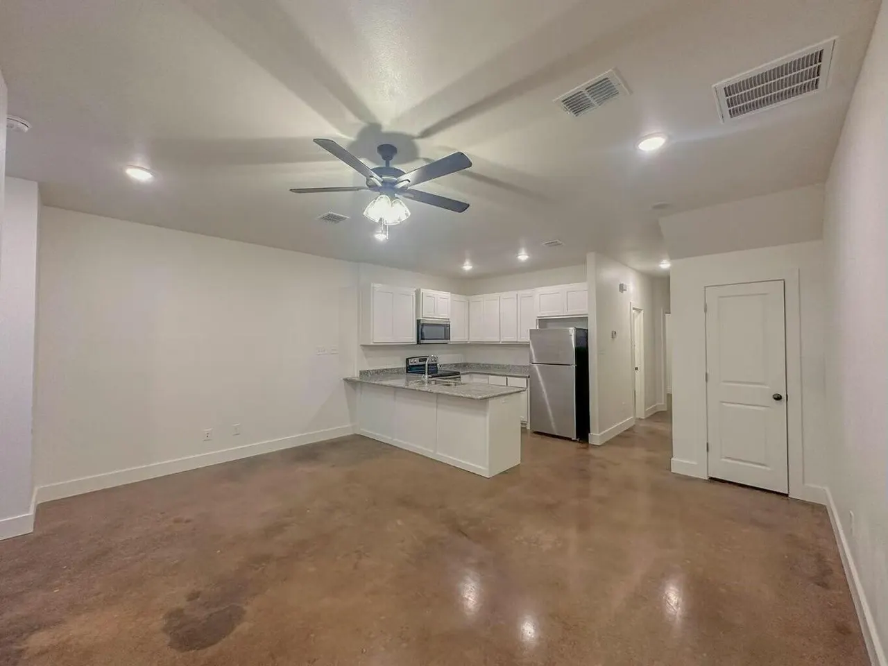 Photo 4 — 1920 27th Street, Lubbock, TX 79411