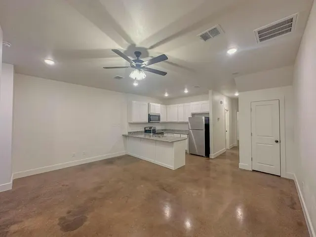 Photo 4 — 1920 27th Street, Lubbock, TX 79411