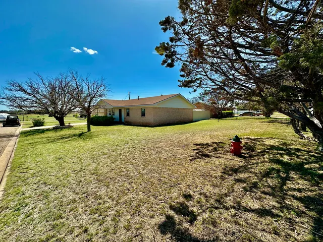 Photo 4 — 700 S Bowie Avenue, Tulia, TX 79088