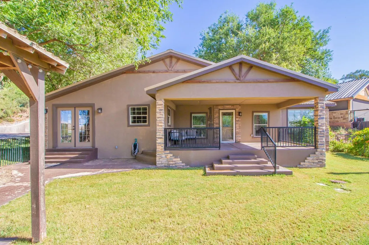 Photo 2 — 148 Pony Express Trail, Lubbock, TX 79404