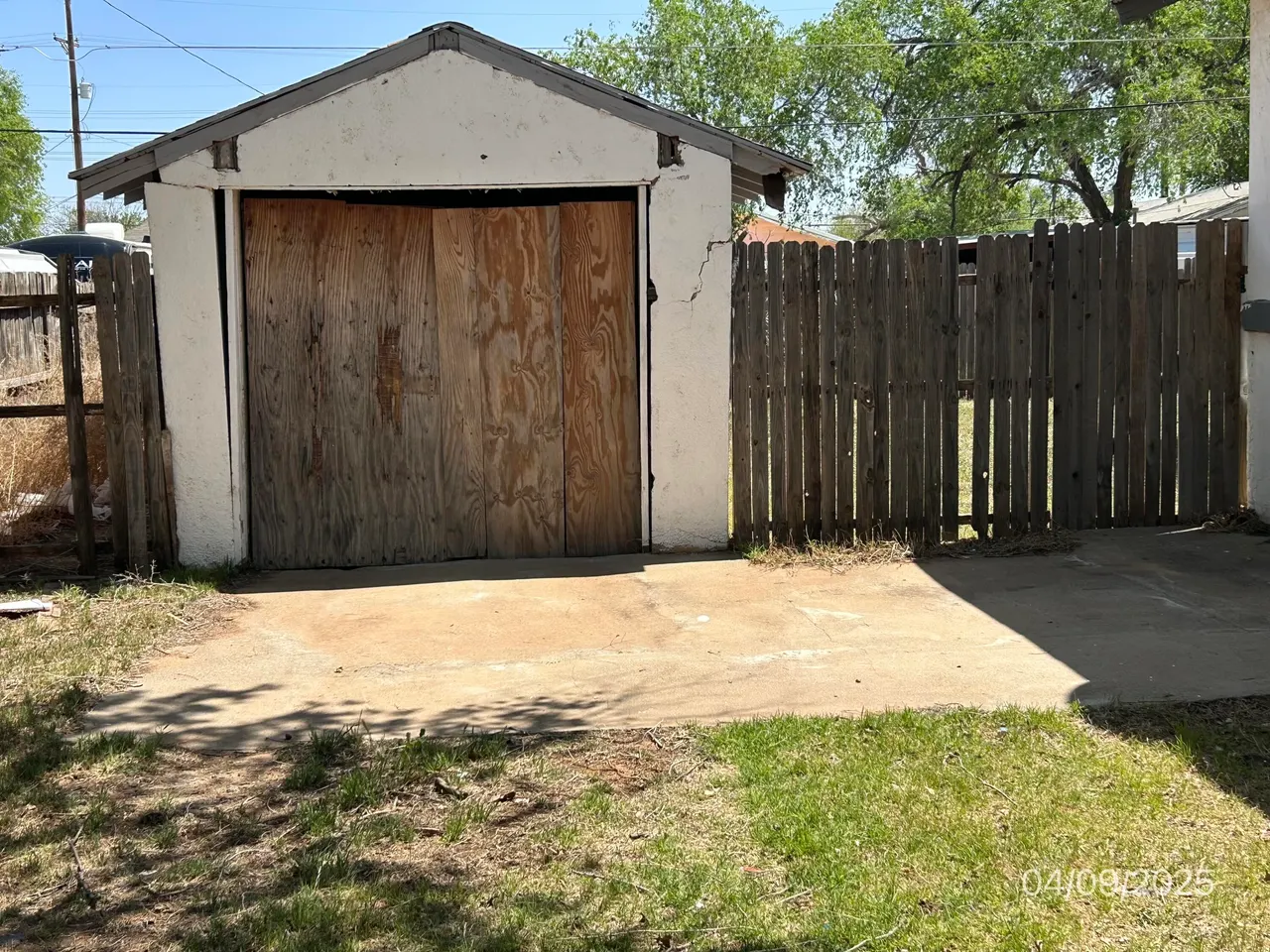 Photo 13 — 1921 Dixie Drive, Lubbock, TX 79411