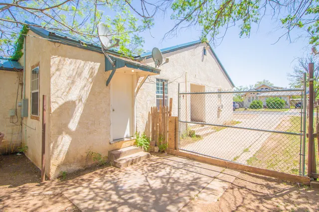 Photo 5 — 1608 29th Street, Lubbock, TX 79411