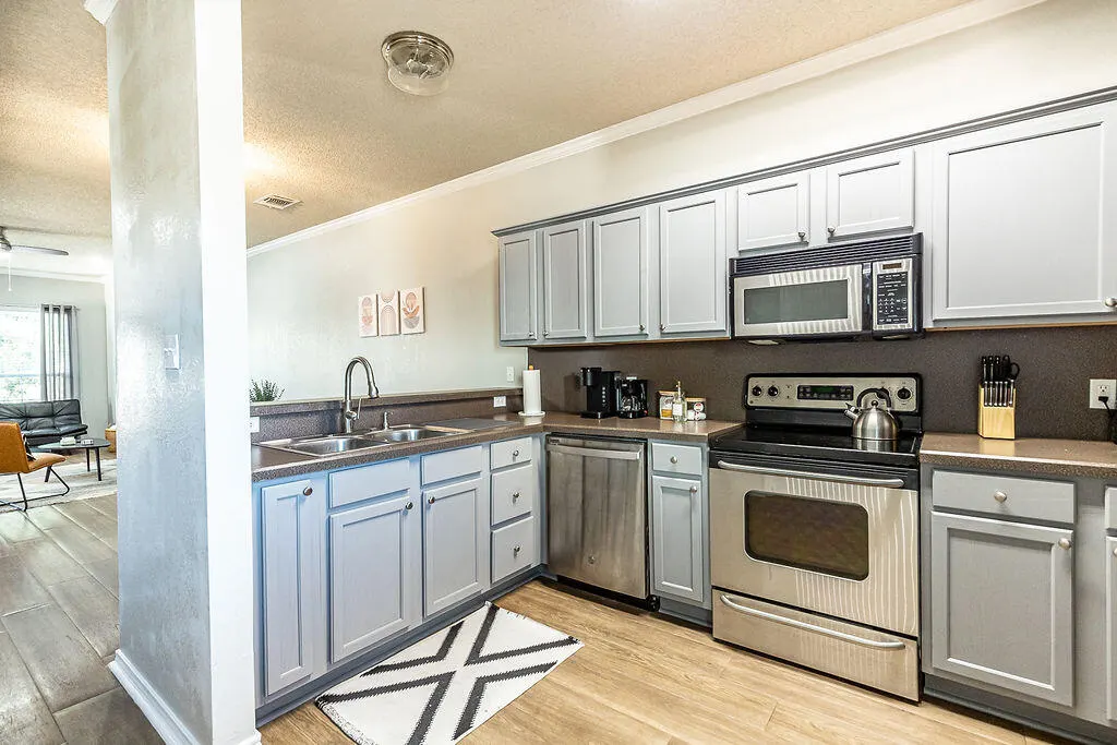Photo 7 — 2105 Main Street # 6, Lubbock, TX 79401