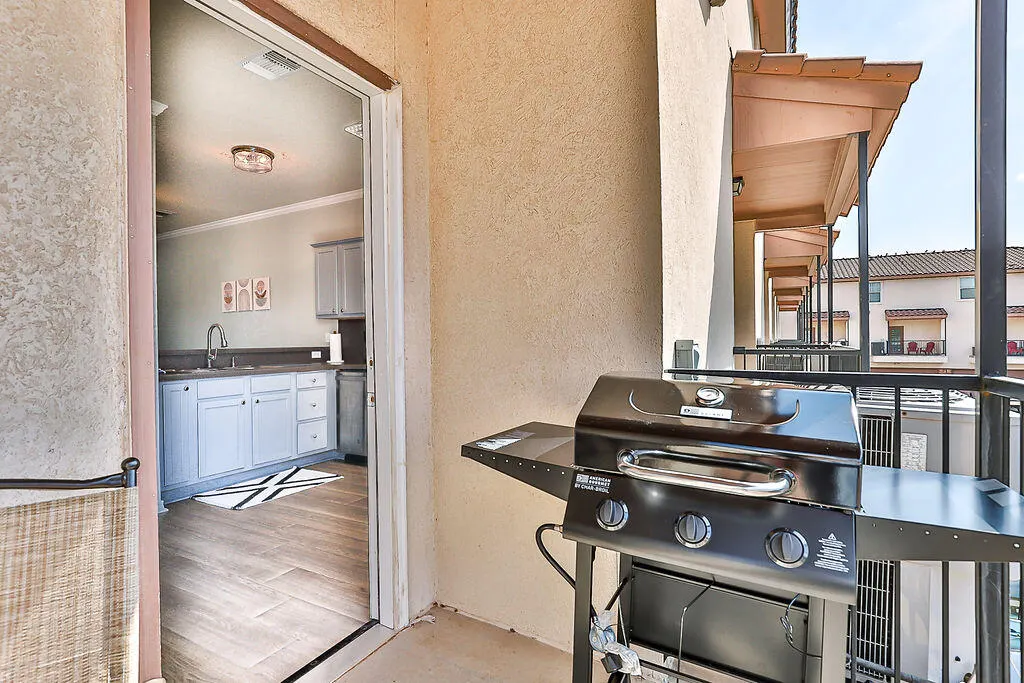 Photo 55 — 2105 Main Street # 6, Lubbock, TX 79401