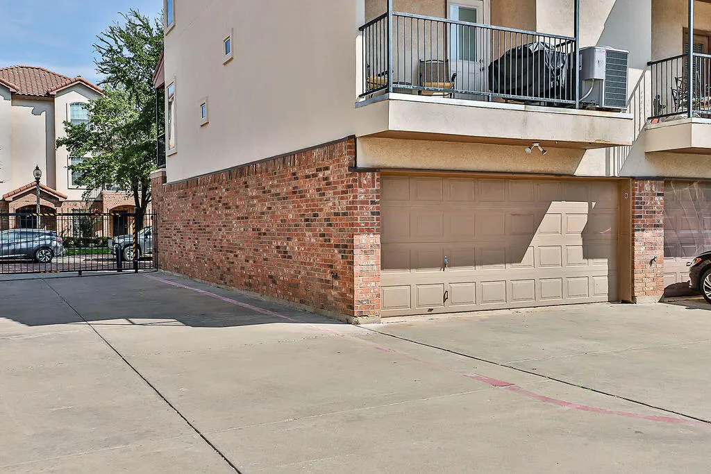 Photo 66 — 2105 Main Street # 6, Lubbock, TX 79401