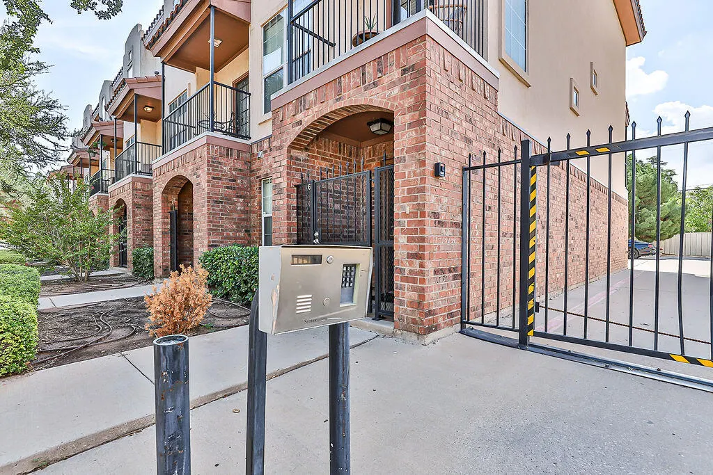 Photo 62 — 2105 Main Street # 6, Lubbock, TX 79401