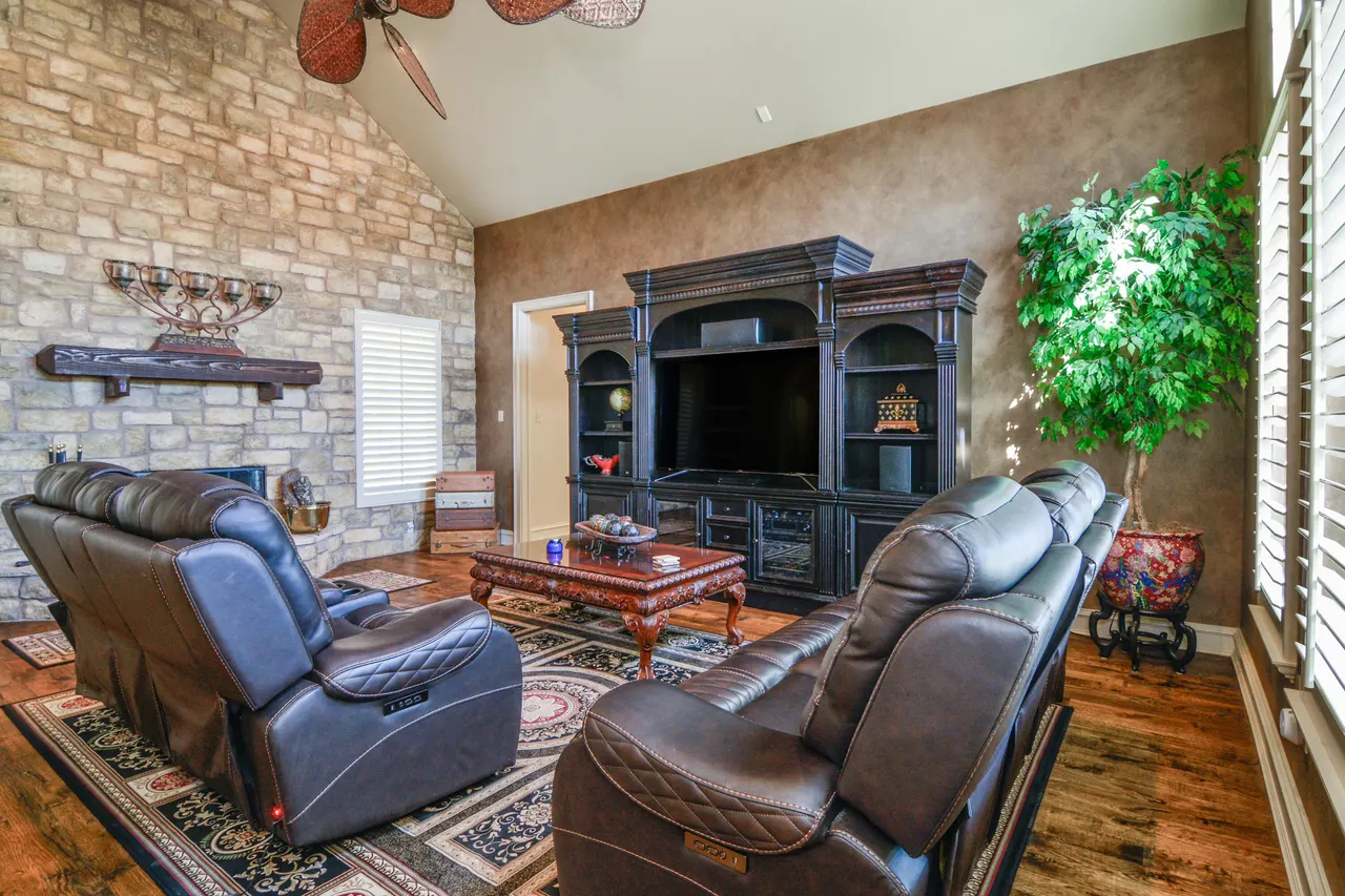 Photo 16 — 1106 N 14th Street, Wolfforth, TX 79382
