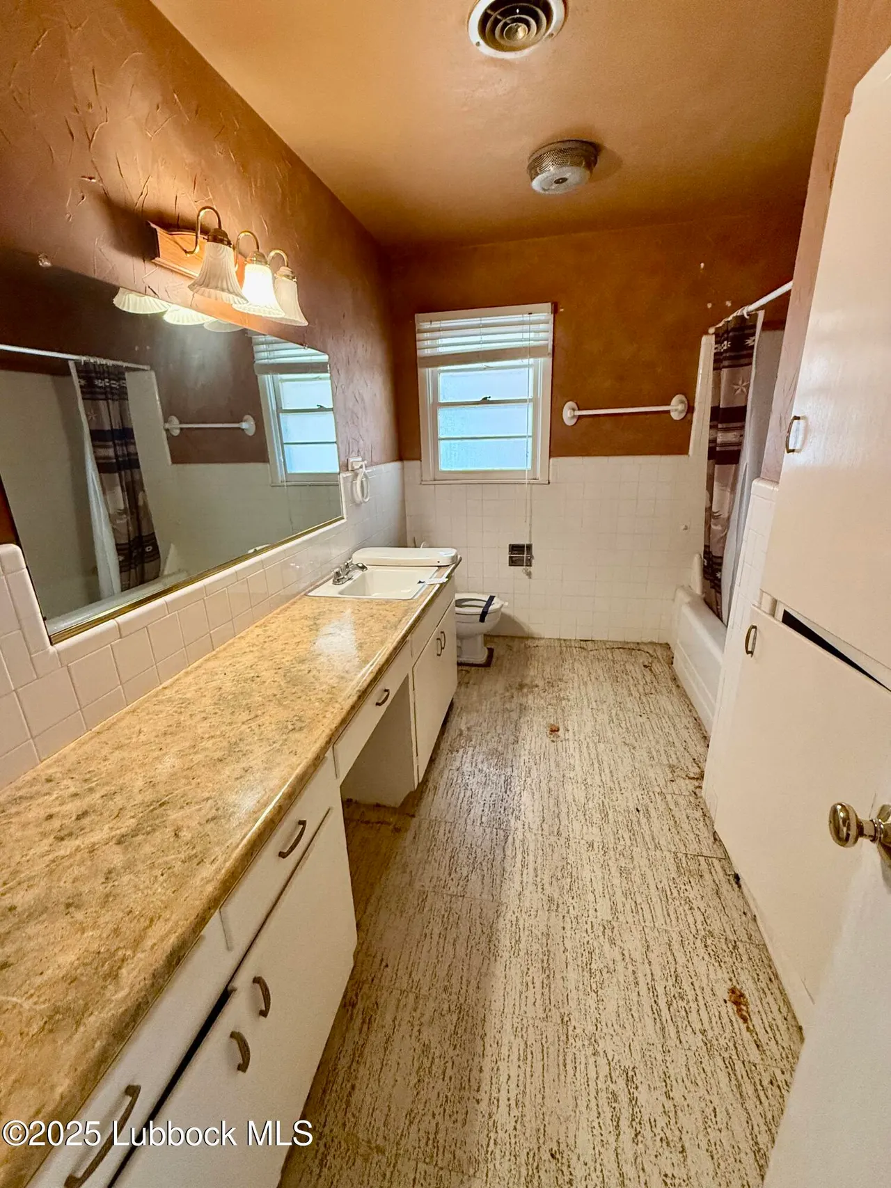 Photo 8 — 2107 53rd Street, Lubbock, TX 79412