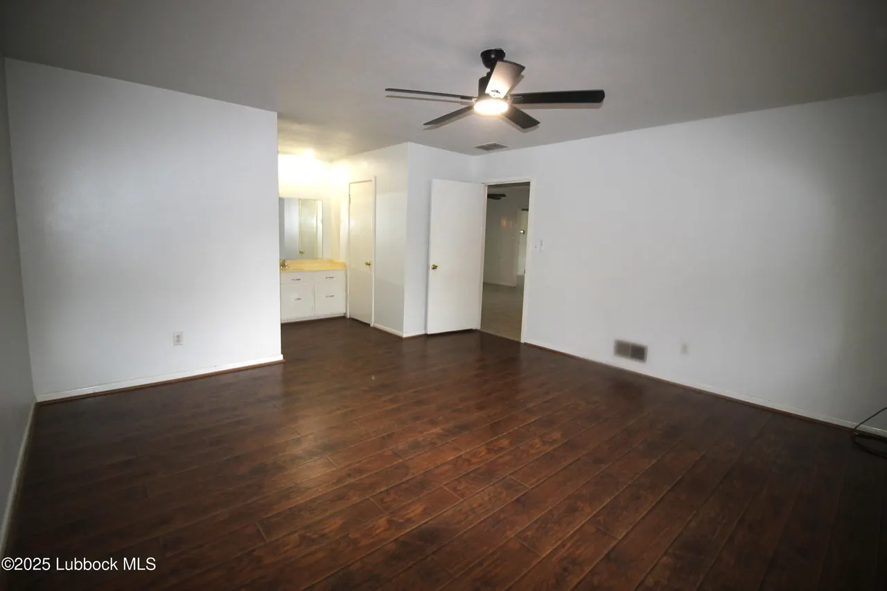 Photo 12 — 3707 38th Street, Lubbock, TX 79413