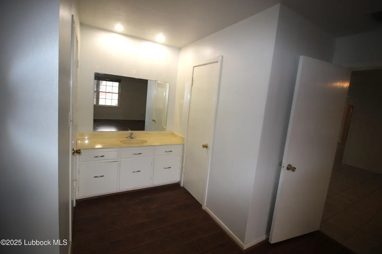 Photo 13 — 3707 38th Street, Lubbock, TX 79413