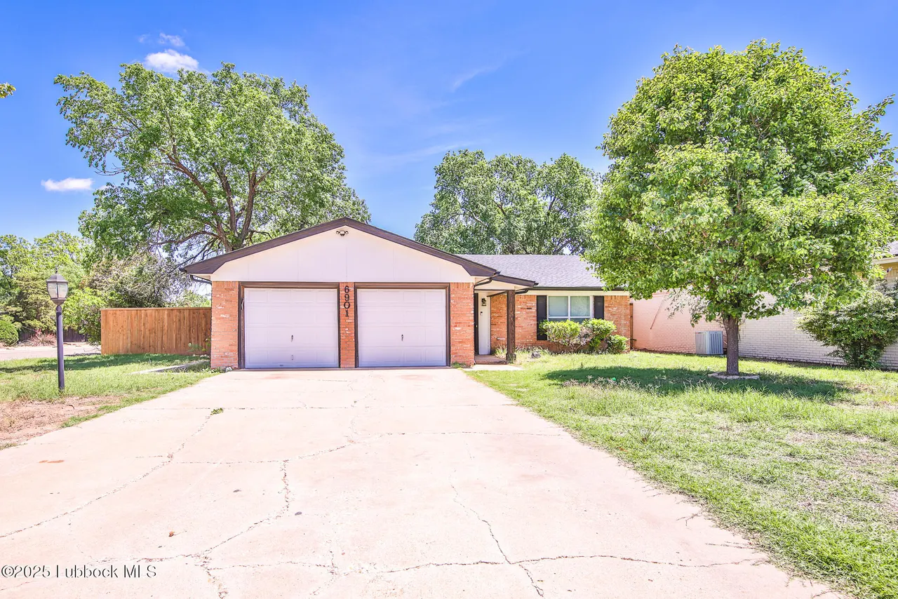 Front exterior — 6901 Avenue W, Lubbock, TX 79412