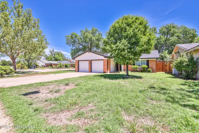 Photo 2 — 6901 Avenue W, Lubbock, TX 79412