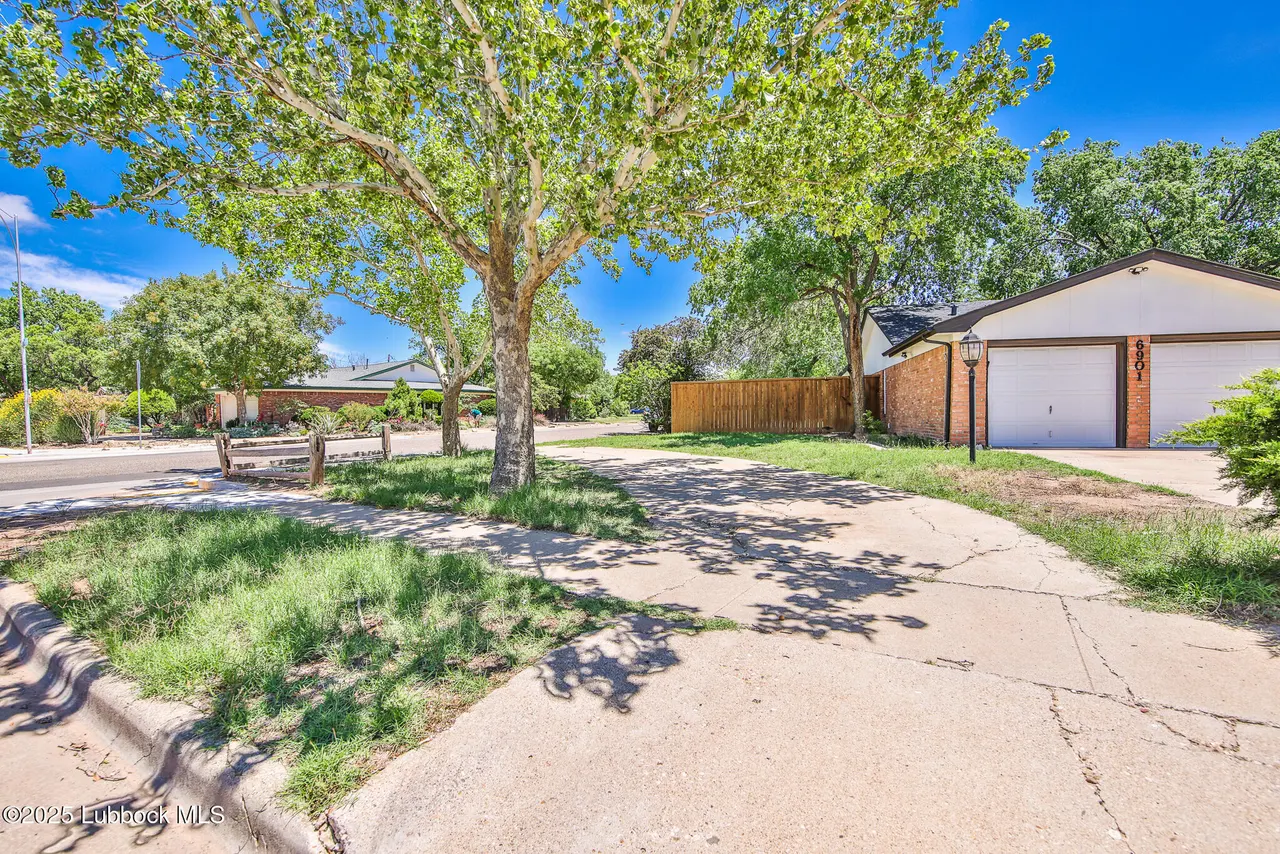 Photo 4 — 6901 Avenue W, Lubbock, TX 79412