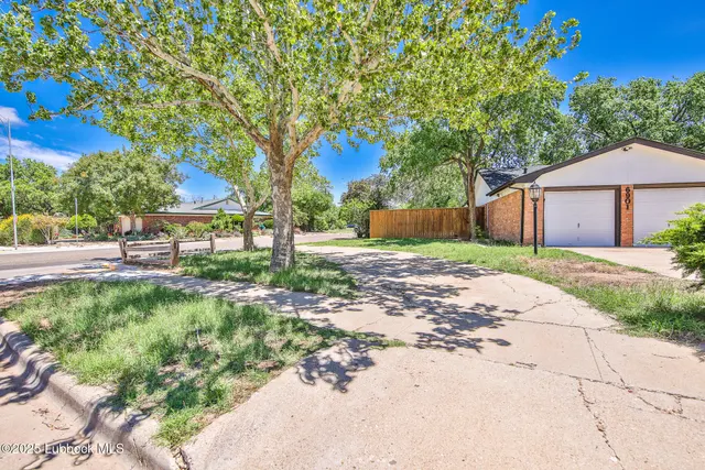 Photo 4 — 6901 Avenue W, Lubbock, TX 79412