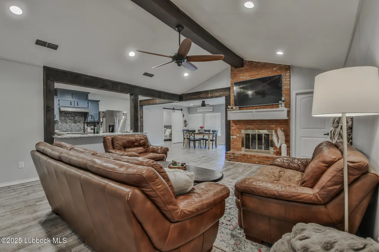 Photo 6 — 6901 Avenue W, Lubbock, TX 79412