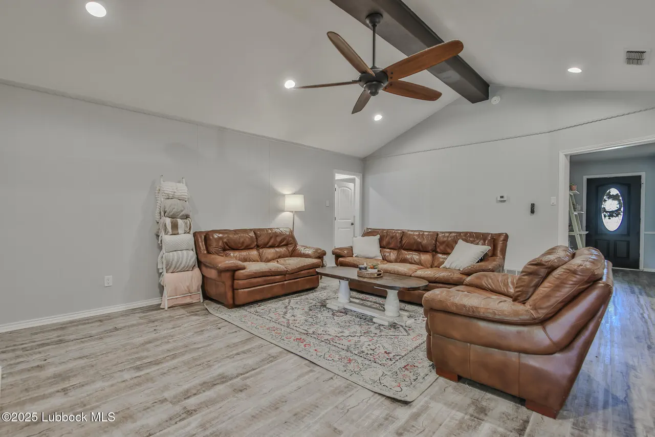 Photo 10 — 6901 Avenue W, Lubbock, TX 79412