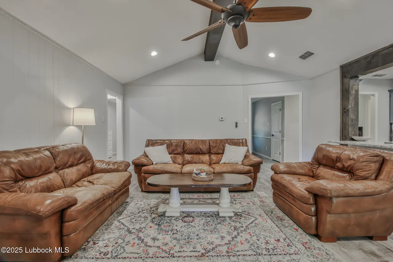 Photo 13 — 6901 Avenue W, Lubbock, TX 79412