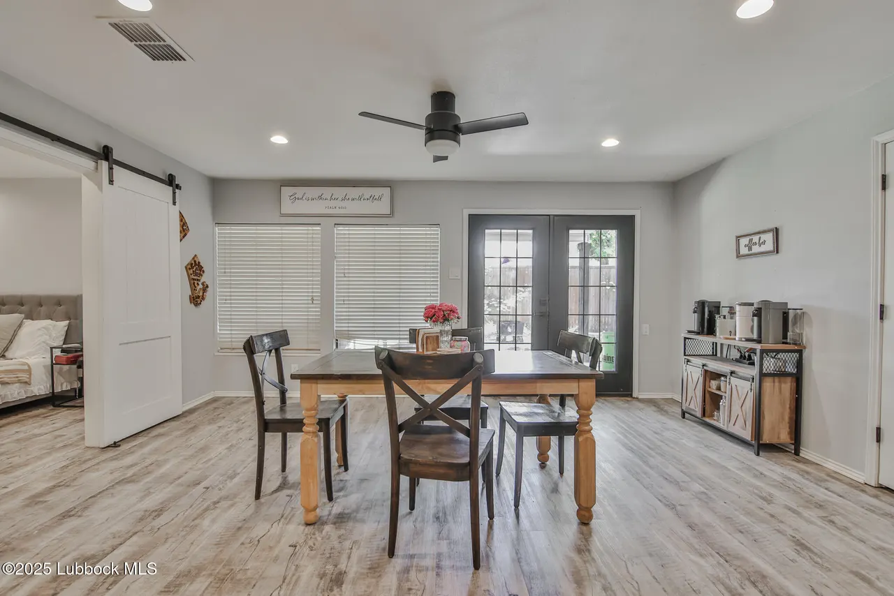 Photo 15 — 6901 Avenue W, Lubbock, TX 79412