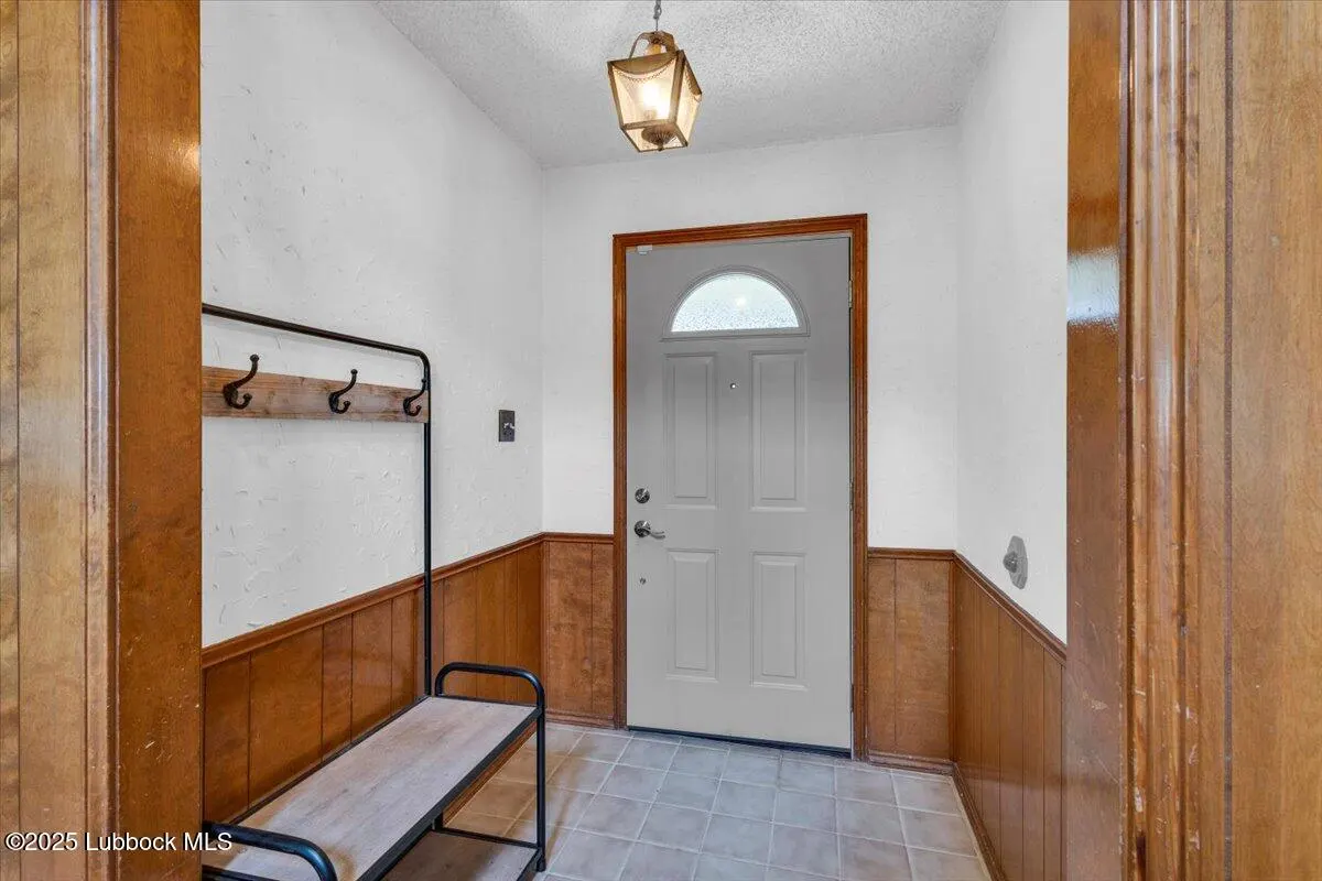 Photo 5 — 1102 Shady Oaks Lane, Brownfield, TX 79316