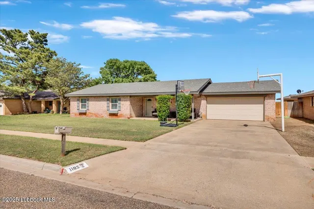 Photo 4 — 1102 Shady Oaks Lane, Brownfield, TX 79316