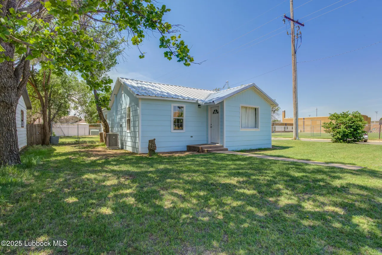 Front exterior — 2029 N 4th Street, Tahoka, TX 79373