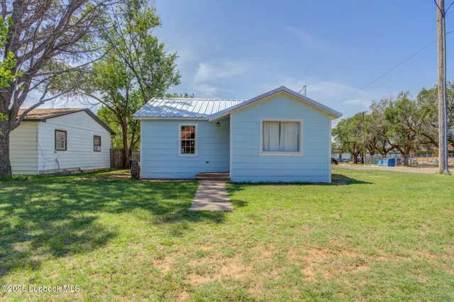 Photo 2 — 2029 N 4th Street, Tahoka, TX 79373
