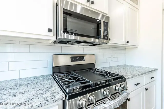 Photo 4 — 2113 20th Street A & B, Lubbock, TX 79411