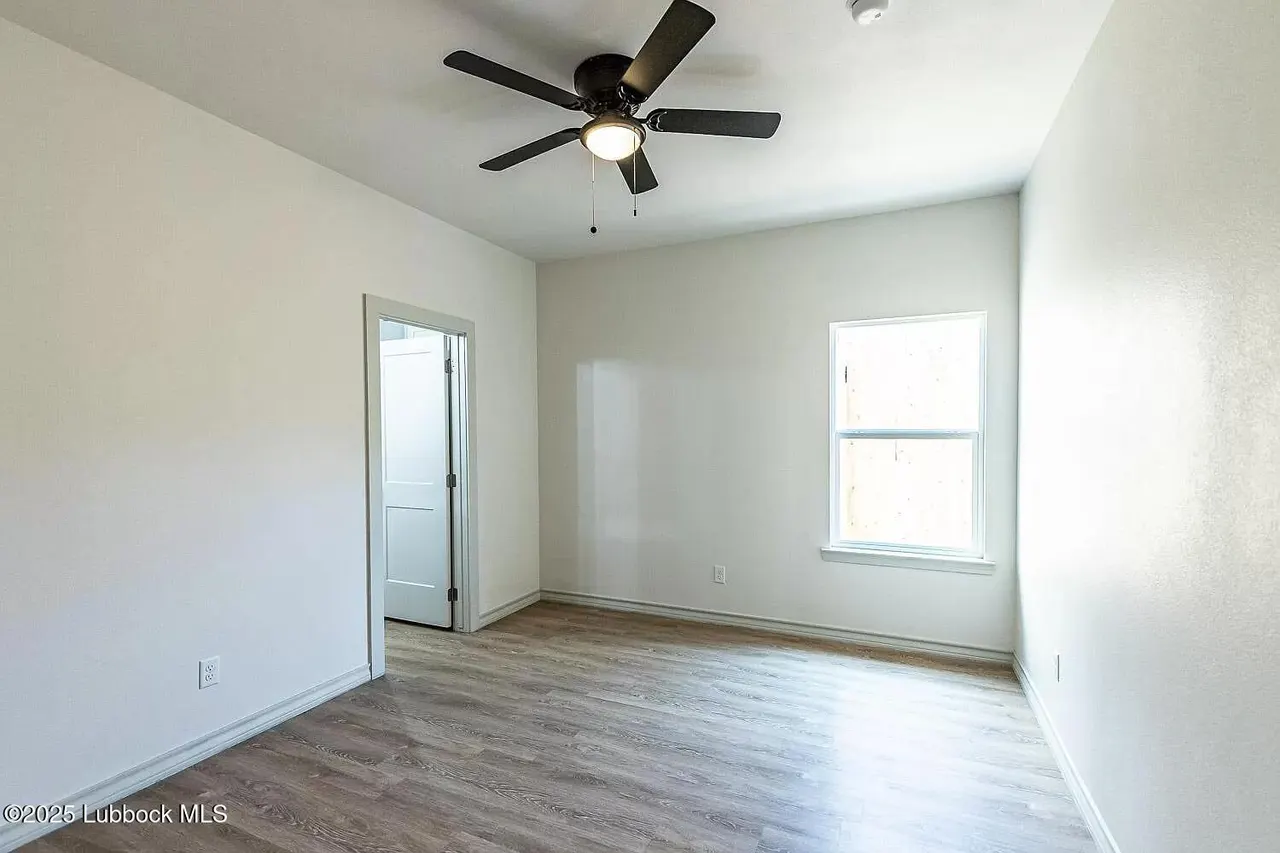 Photo 9 — 2113 20th Street A & B, Lubbock, TX 79411
