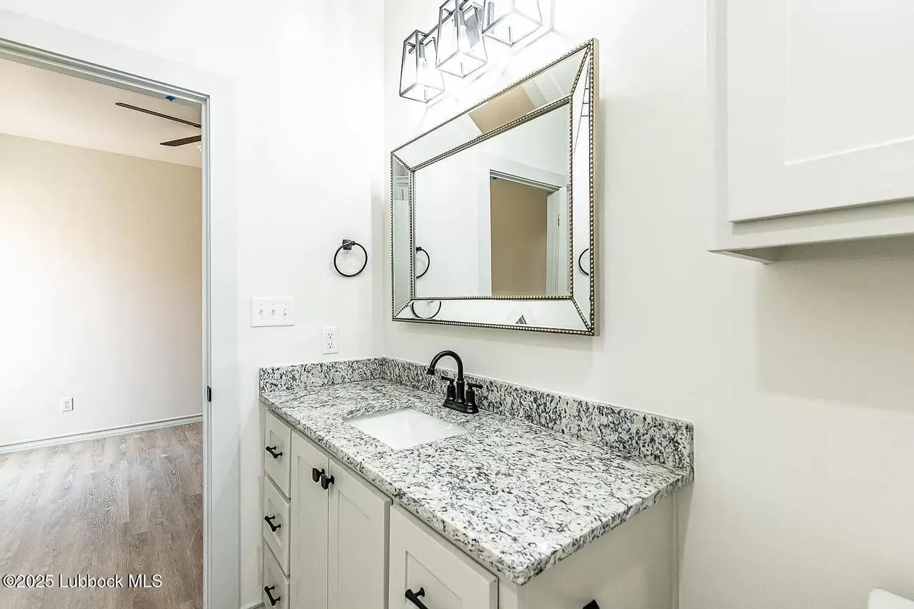 Photo 7 — 2113 20th Street A & B, Lubbock, TX 79411