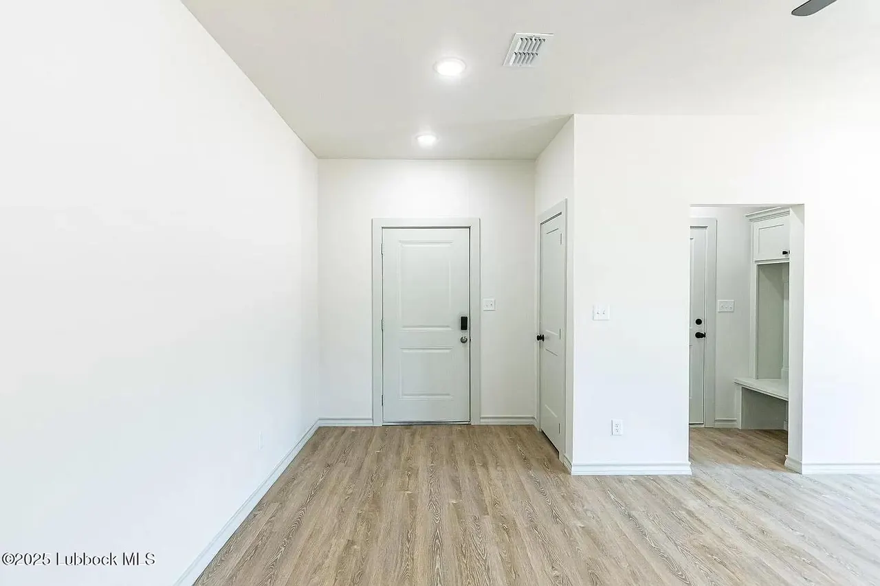 Photo 12 — 2113 20th Street A & B, Lubbock, TX 79411