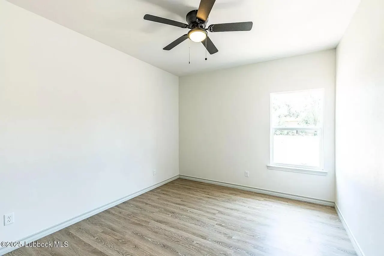 Photo 13 — 2113 20th Street A & B, Lubbock, TX 79411