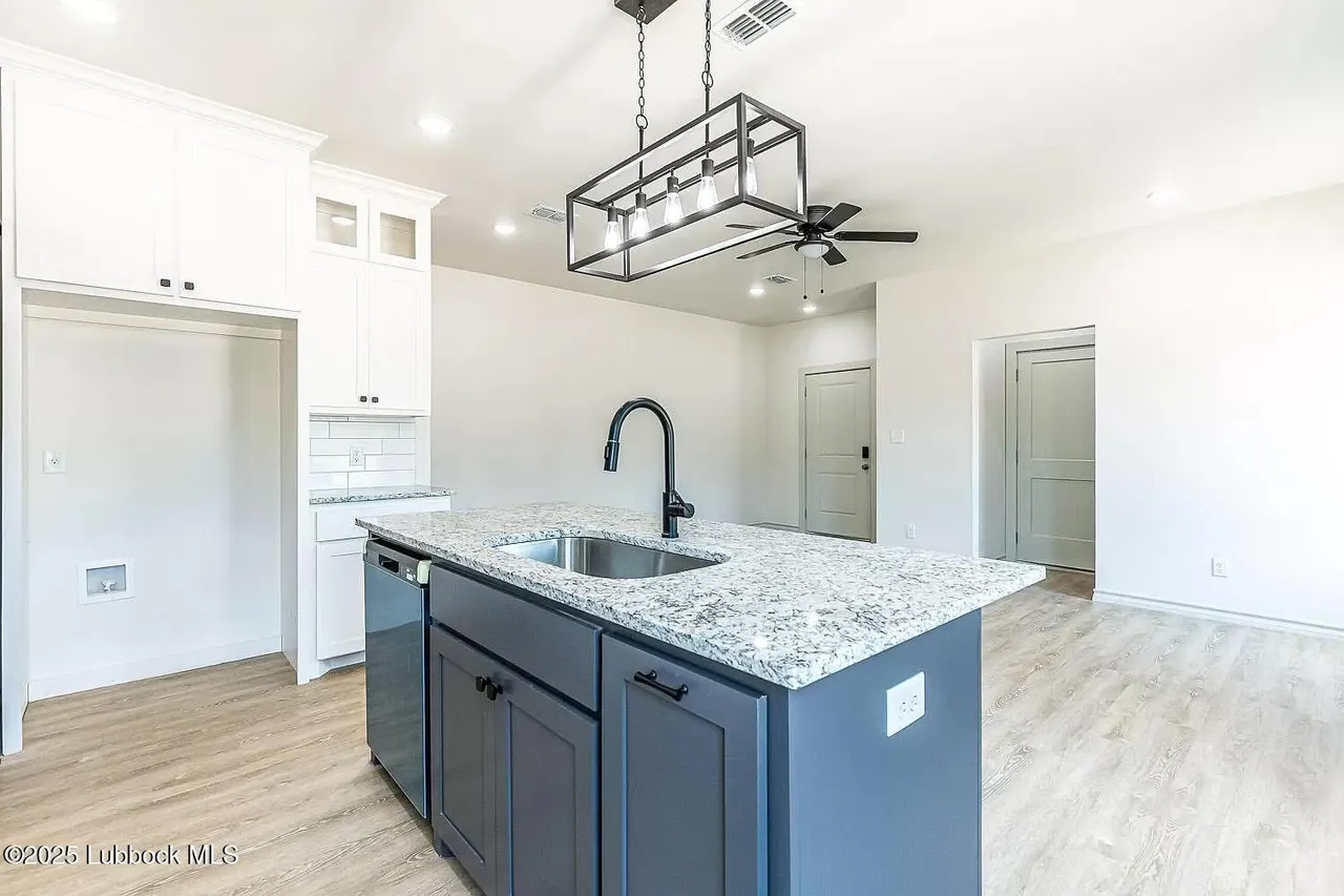 Photo 18 — 2113 20th Street A & B, Lubbock, TX 79411