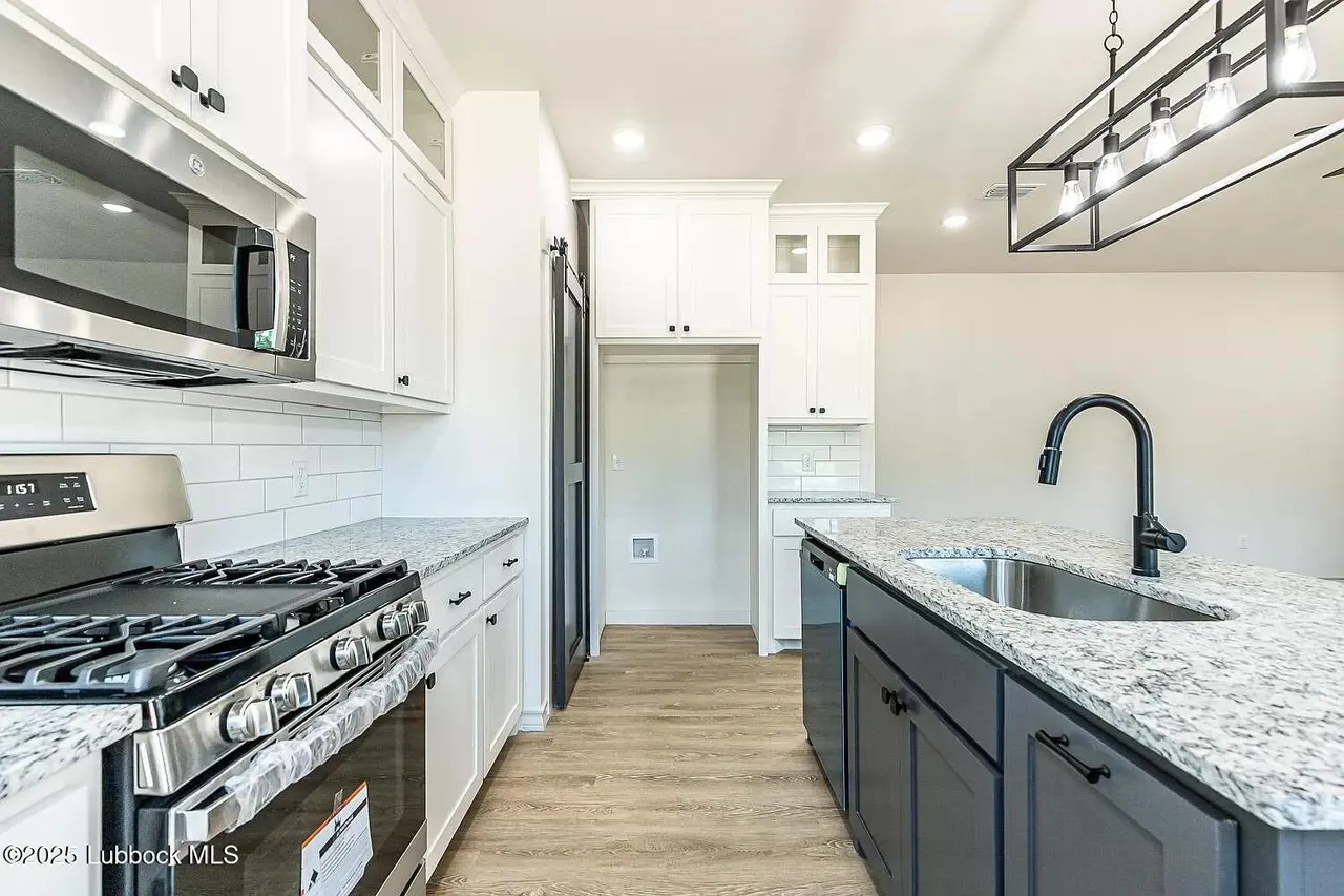 Photo 19 — 2113 20th Street A & B, Lubbock, TX 79411