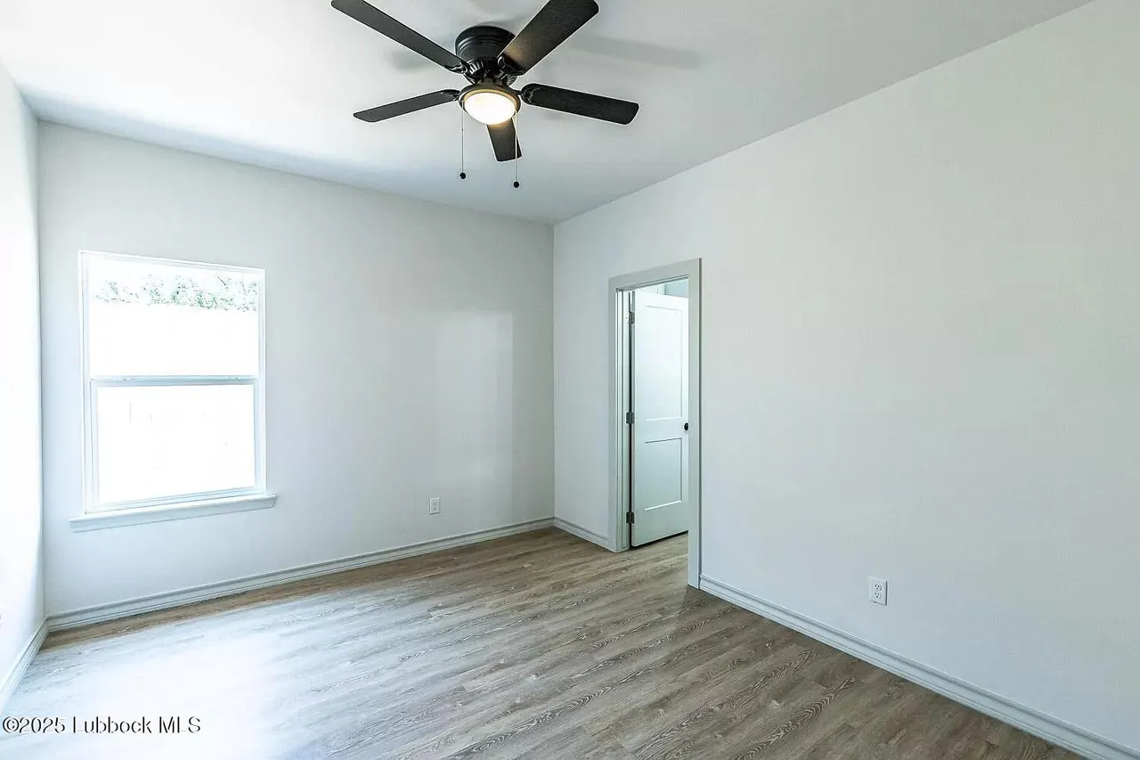 Photo 24 — 2113 20th Street A & B, Lubbock, TX 79411
