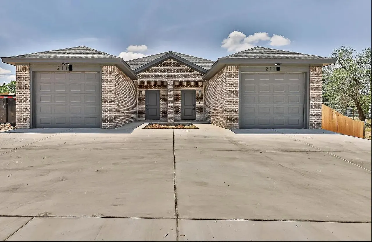 Front exterior — 2113 20th Street A & B, Lubbock, TX 79411