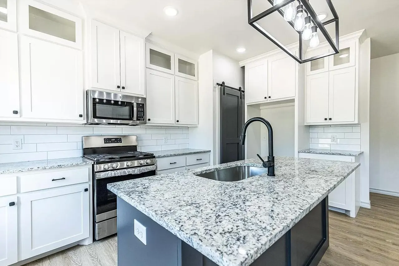 Photo 32 — 2113 20th Street A & B, Lubbock, TX 79411