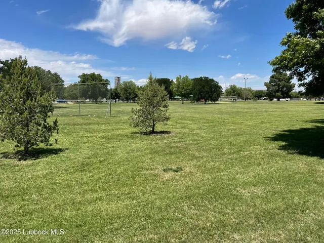 Photo 2 — 304 E 37th Street, Lubbock, TX 79404