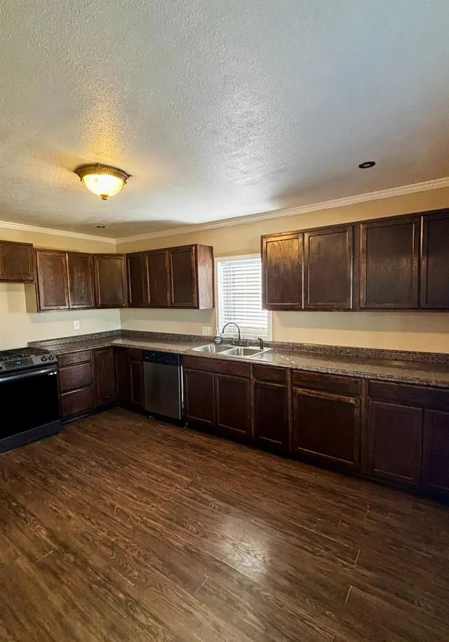 Photo 4 — 1012 Old Lamesa Road, Brownfield, TX 79316