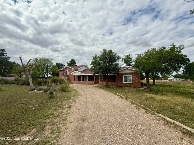 Photo 2 — 8014 County Rd 5840, Shallowater, TX 79363