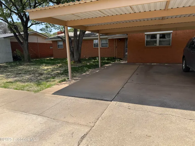 Photo 3 — 1807 E 7th, Petersburg, TX 79250