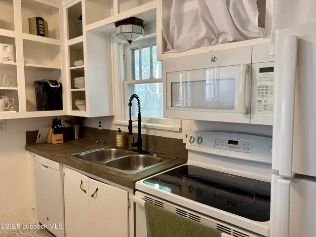 Photo 8 — 2115 15th Street, Lubbock, TX 79401