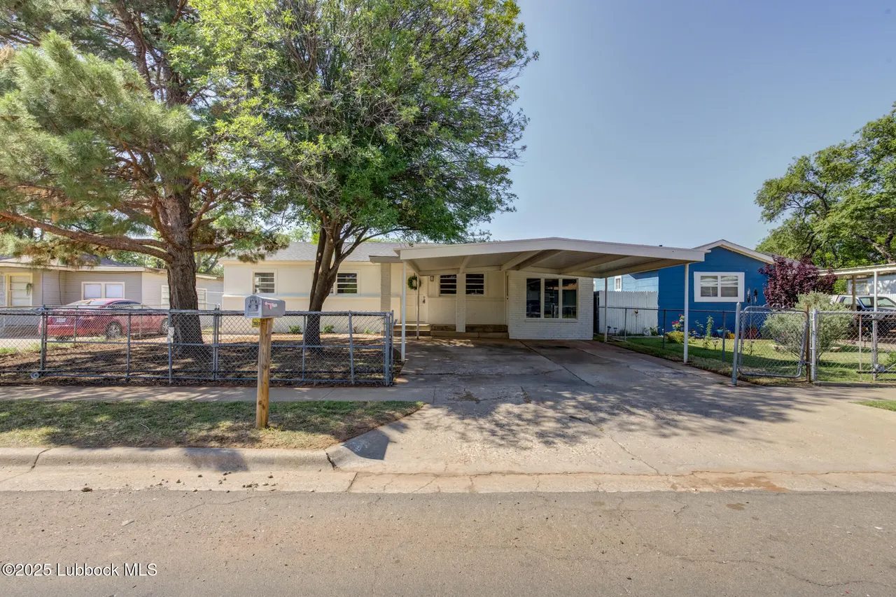 Front exterior — 617 39th Street, Lubbock, TX 79404