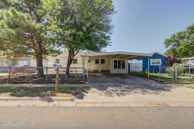 Front exterior — 617 39th Street, Lubbock, TX 79404