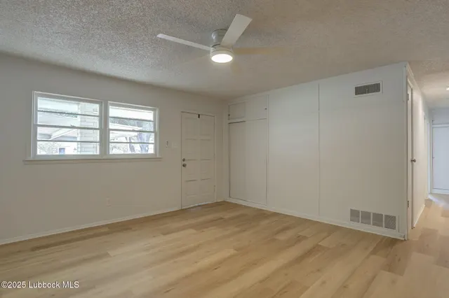 Photo 8 — 617 39th Street, Lubbock, TX 79404